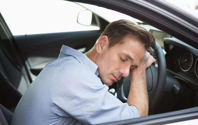 跑高速别在服务区直接睡!小心莫名多出千元超时费