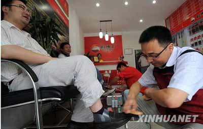 大学生创业遇瓶颈：热情高行动少，项目缺技术，多因素受限