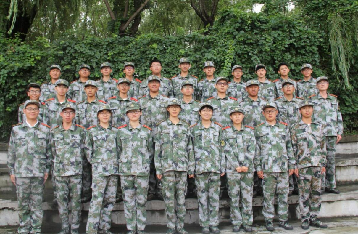 00 后姜雪莹:00 后一代大学生活新风貌与个性选择