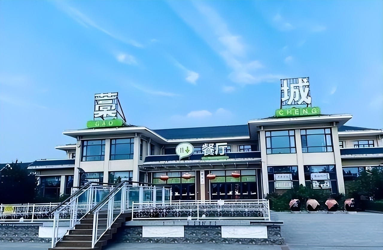 高速服务区大变样,从休息点变消费场所,旅客歇脚好去处