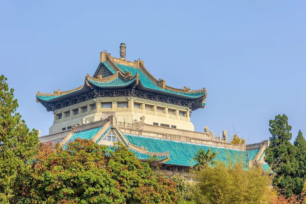 填志愿纠结学校咋选?看看这些别人家的大学图书馆