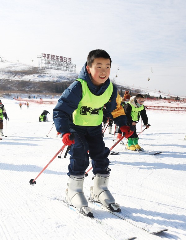 北京冬奥会影响力大，冰雪运动成春节假期新选择，冰雪经济渐壮大