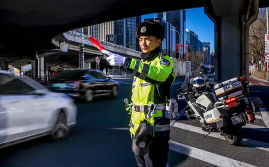 北京交管部门多措并举保障2026年春运交通安全有序