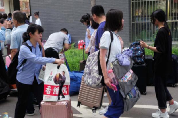 高中走读还是住校?家长纠结咋选,过来人给你这些建议