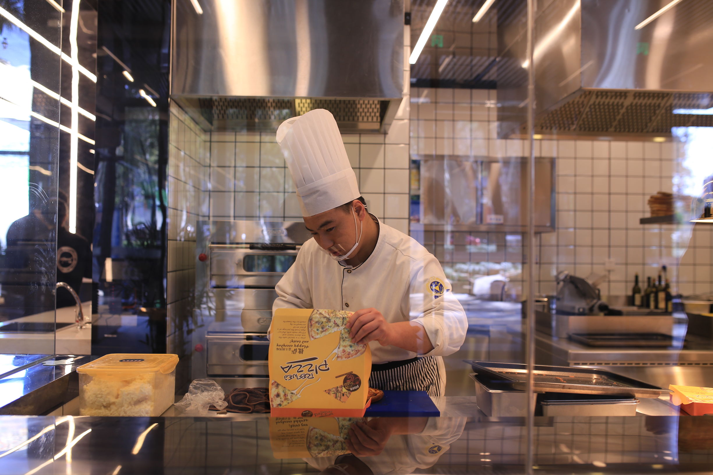 浙大玉泉校区第二食堂翻新开业,师生挤爆,美食学习两不误