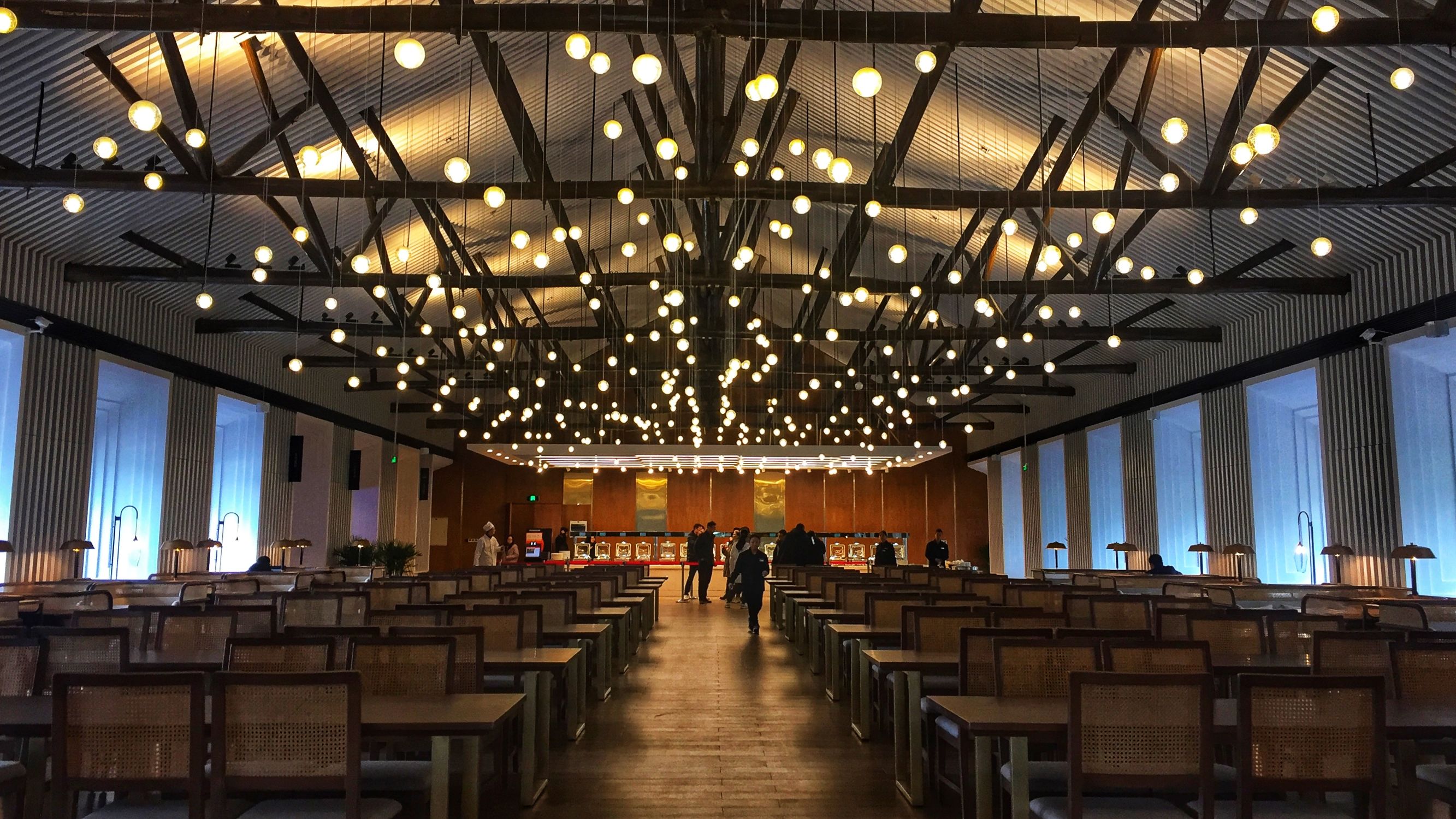 浙大玉泉校区第二食堂翻新开业,师生挤爆,美食学习两不误