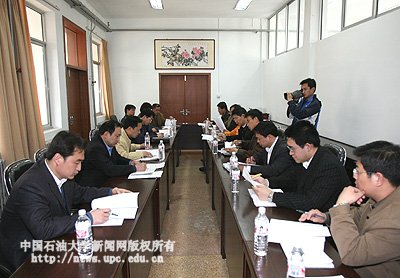 学校开展大学生安全教育管理月活动，增强学生安全意识